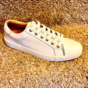 NEW in Box Frye & Co. Sindy Moto Low White Leather Sneaker Sz 9
